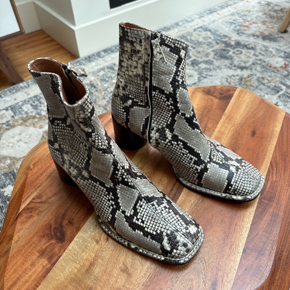 Python Snake Print Leather Ankle Boots Size 37 6.5 / Anonymous Acne Khaite - Picture 1 of 7